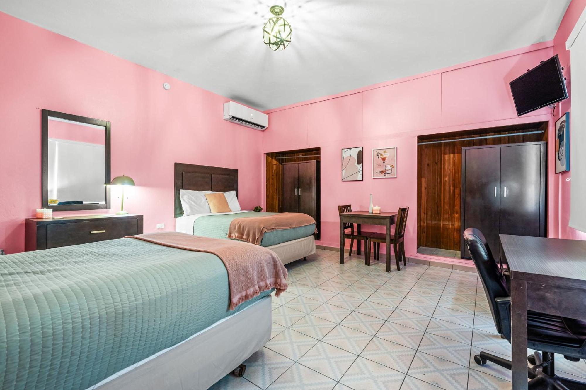 Borinquen Beach Inn San Juan Exterior foto